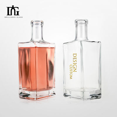 Acceptabile OEM/ODM 700ml Bottiglia di vetro a forma quadrata per whisky Gin Vodka Spirit Selezione