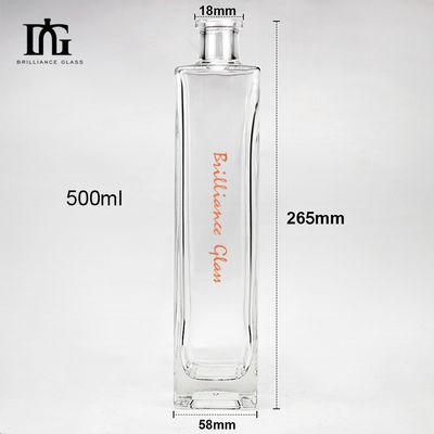 Bottiglia di vetro quadrata trasparente da 500 ml con fondo pesante e tappo di sughero