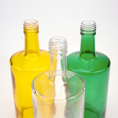 Bottiglia di vetro a spalla piatta Super Flint per liquori e bevande personalizzata 500ml 750ml