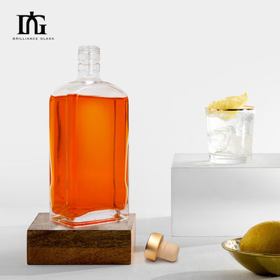500 ml 700 ml Succo personalizzato Bevande Liquor Spiriti Bottiglia di vetro con tappo a chiusura e viti