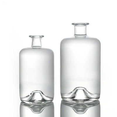 Bottiglia di vetro di capacità personalizzata per bevande alcoliche Tequila Vodka Brandy Whisky Rum Gin Liquore 500ml/700ml/750ml