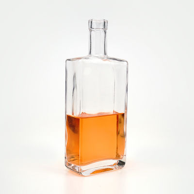 OEM/ODM Accettabile 50ml 100ml 200ml 500ml Bottiglia di vetro quadrato di vino per brandy Vodka WHISKY