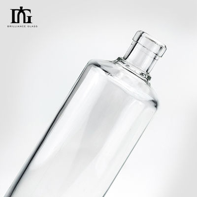 OEM/ODM Materiale Super Flint Vetro Vodka Whisky Rum Spirit Bottiglia con tappo a vite di sughero