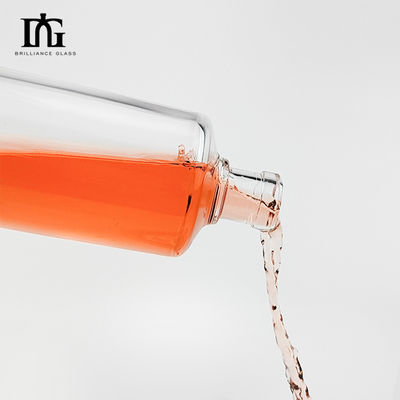 OEM/ODM Materiale Super Flint Vetro Vodka Whisky Rum Spirit Bottiglia con tappo a vite di sughero
