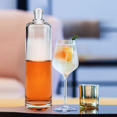 OEM/ODM Materiale Super Flint Vetro Vodka Whisky Rum Spirit Bottiglia con tappo a vite di sughero
