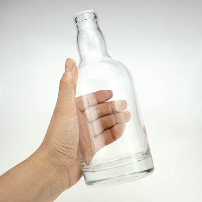 Chiusure personalizzate a forma di logo 750ml Bottiglia di vetro unica vuota per liquori con tappo