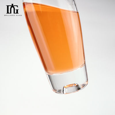550 ml bottiglia di vetro per whisky brandy vodka OEM/ODM Acceptabile e incisione superficie manipolazione