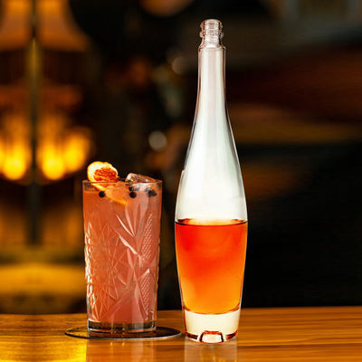 550 ml bottiglia di vetro per whisky brandy vodka OEM/ODM Acceptabile e incisione superficie manipolazione