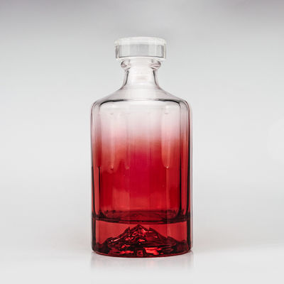 Whisky 500ml bottiglia di vetro di design creativo con fondo di vulcanico rosso e tappo di vetro