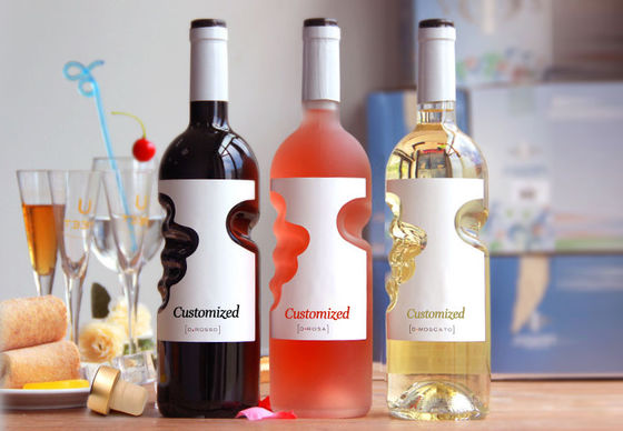 Bottiglia di vodka in vetro scuro opaco per liquori e vini