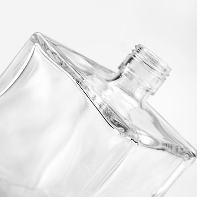 OEM/ODM accettabile Custom Square 750ml bottiglia di vetro per whisky vodka brandy rum gin