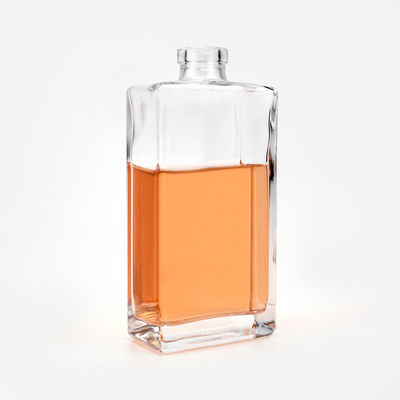 Imballaggio personalizzato Vetro di riempimento vuoto 500 ml Bottiglia di profumo con incisione e verniciatura
