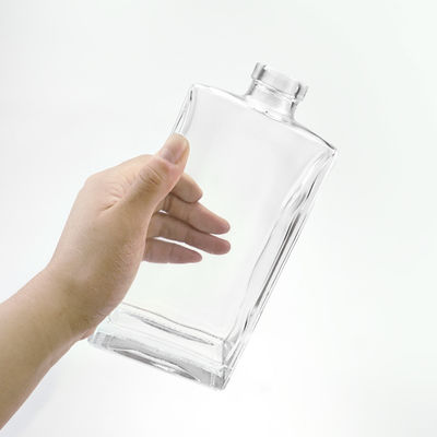 Imballaggio personalizzato Vetro di riempimento vuoto 500 ml Bottiglia di profumo con incisione e verniciatura