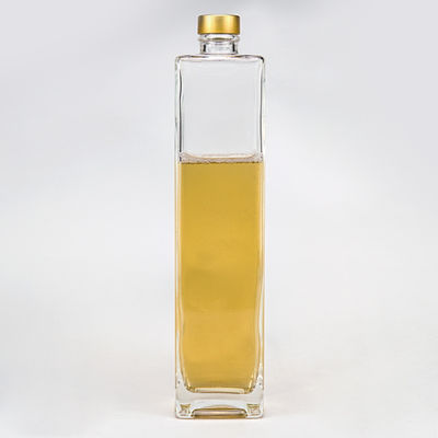 700 ml di alluminio quadrato a vite di sughero con fondo spesso Vodka Brandy Rum Gin Spirits Bottiglia di vetro