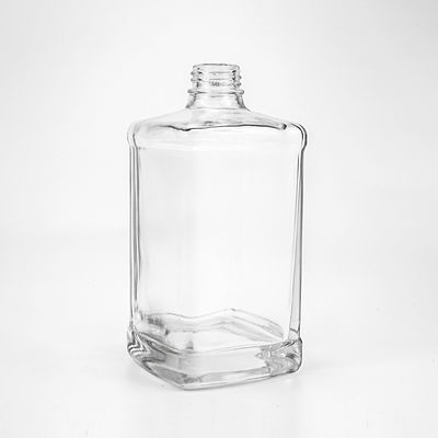 Acceptabile Logo del cliente Bottiglia di rum di vetro 500 ml 750 ml SCREW CAP Tipo di sigillamento