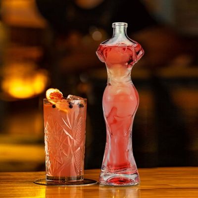 Custom 150ml 500ml corpo donna a forma di liquore gin vodka liquori bottiglia vetro con sughero