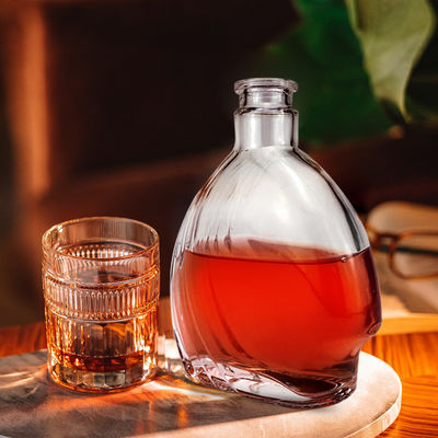 Bottiglia di vino di vetro da 500 ml con tappo a chiusura a vite e tappo personalizzabile