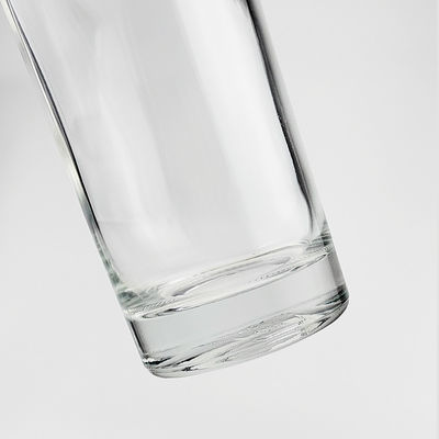 750 ml bottiglia vuota di bevande in vetro per acqua liquora Materiale del corpo cinese