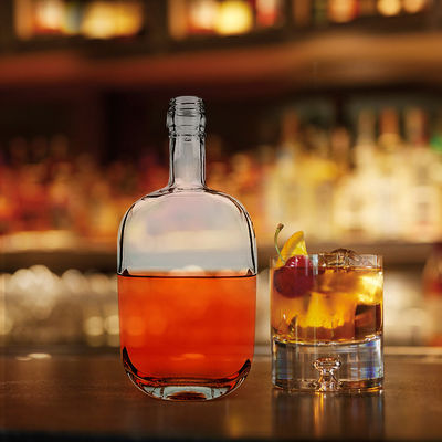 Bottiglia di vetro di design unico 500 ml per whisky vodka rum gin accettabile Logo del cliente