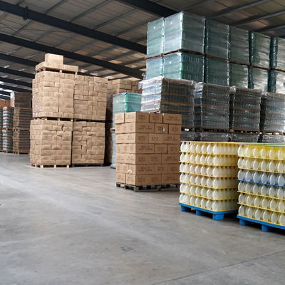 Bottiglia di liquore in vetro trasparente da 500 ml con scorpione all' interno