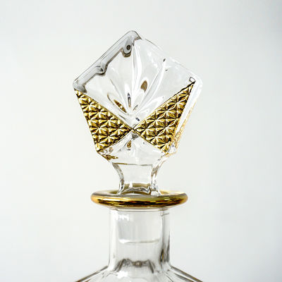 500 ml 17 oz Classic Irregolare in forma di oro Con cerniera di vetro Decanter liquore per vino Bourbon Tequila