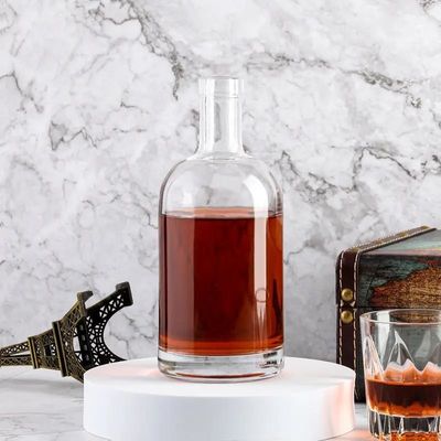 Tipo di tenuta CORK 100ml 200ml 375ml 500ml 750ml Bottiglia in vetro bianco nero opaco per gin