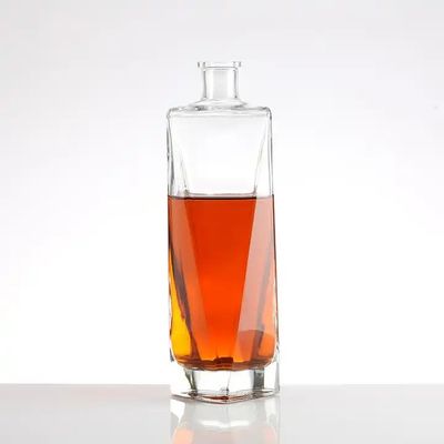 350 ml 500 ml 750 ml Forma unica Disegno personalizzato Alcol Vodka Gin Tequila Bottiglie di vetro
