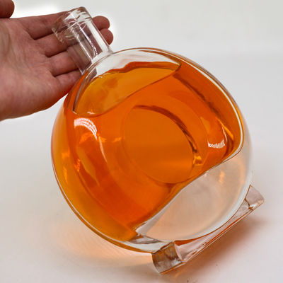Capacità di serigrafia e stampaggio a caldo Bottiglia di vodka in vetro piatto rotondo con sughero di rum