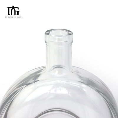Capacità di serigrafia e stampaggio a caldo Bottiglia di vodka in vetro piatto rotondo con sughero di rum