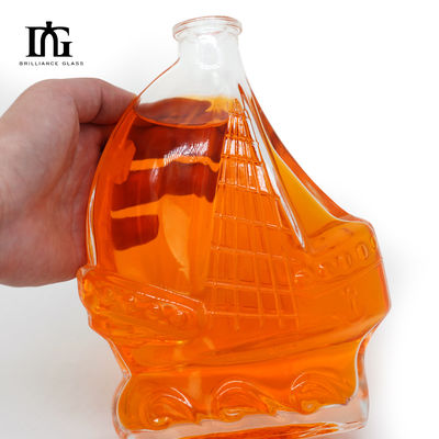 Flascia di vetro a foglia d'acero da 500 ml su misura per vino whisky gin bevande