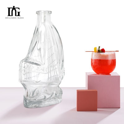 Flascia di vetro a foglia d'acero da 500 ml su misura per vino whisky gin bevande