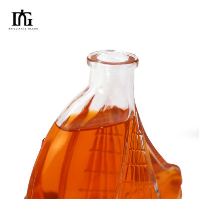 Flascia di vetro a foglia d'acero da 500 ml su misura per vino whisky gin bevande