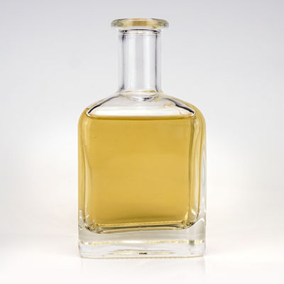 Set di bottiglie di whisky in vetro quadrato personalizzato 5CL 500ML 750ML Vial ghiacciato Base materiale vetro