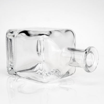 Set di bottiglie di whisky in vetro quadrato personalizzato 5CL 500ML 750ML Vial ghiacciato Base materiale vetro