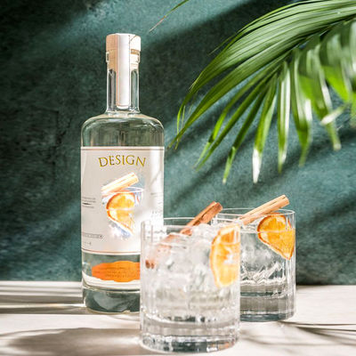 Bottiglia di brandy con coperchio