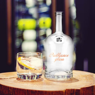 Acceptabile Logo del cliente Chiara bottiglia di vetro liquore per vodka whisky rum gin Custom