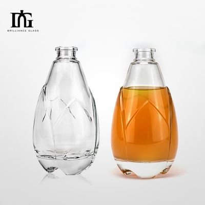 Colletto di vetro spalla piatta Tequila bottiglia di liquore con tappo a chiusura a vite in bianco
