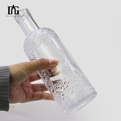 Forma unica 500ml 700ml Bottiglia di vetro di rum chiaro di succo di whisky con sigillo a corteccia