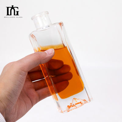 Materiale Collare di vetro 700ml 750ml Coniglio chiaro Rum Whiskey Gin Vodka Bottiglia con sughero