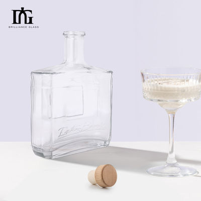 Bottiglia di Gin Whisky Spirit Vodka Brandy con chiusura a sughero e capacità 750 ml