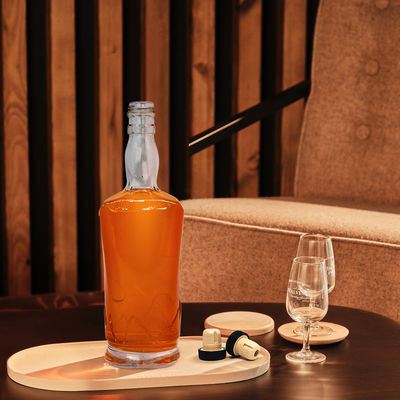 Bottiglia di whisky e brandy in vetro trasparente da 750 ml e 75 cl con sigillo CORK e telaio in vetro