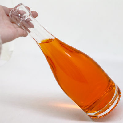 Personalizza bottiglia di vetro da 500 ml per brandy succo di vino liquore OEM / ODM forma unica