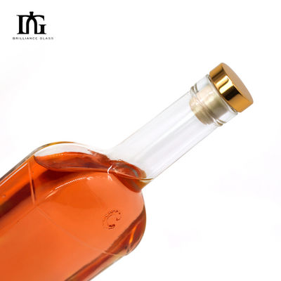 750 ml 700 ml 500 ml Forma unica Vodka Spirito Gin Rum Latte di vetro chiaro Licore con sughero
