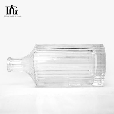 Chiara bottiglia di rum, gin e vodka a cristallo Top Sale 360ml 500ml 700ml Custom for Liquor Glass Bottle