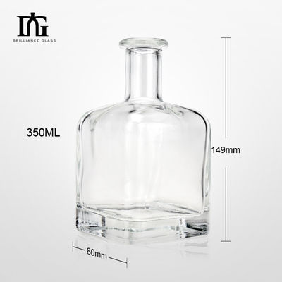 Bottiglia di liquore in vetro quadrato da 350 ml con superficie incisa e tappo a vite di sughero