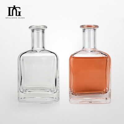 Bottiglia di liquore in vetro quadrato da 350 ml con superficie incisa e tappo a vite di sughero