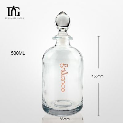 Bottiglia di liquore di vino di frutta di vetro trasparente da 500 ml con superficie incisa in sughero
