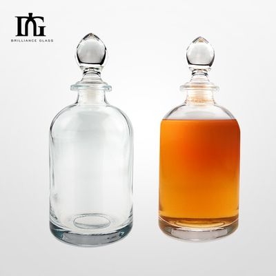 Bottiglia di liquore di vino di frutta di vetro trasparente da 500 ml con superficie incisa in sughero