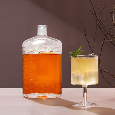 Bottiglia quadrata di vetro Super Flint con fondo sollevato su misura per whisky spiritoso vodka gin tequila