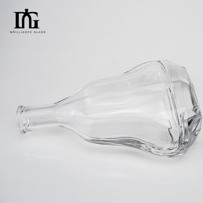 Materiale del corpo in vetro Bottiglia di liquore da 500 ml con sughero Chiara vuota Bottiglia a forma speciale